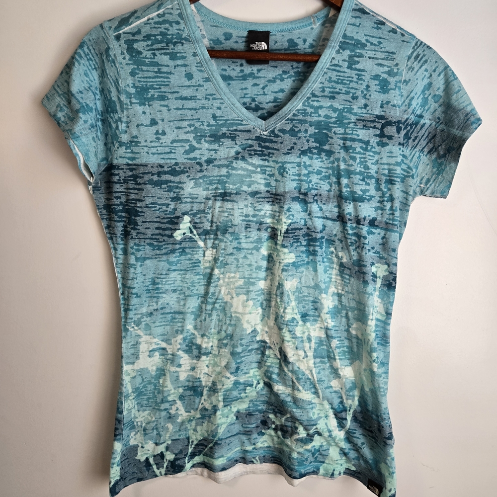 The North Face Women's Blue V-Neck Top Size M